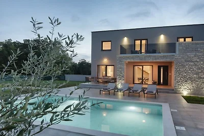 Villa in Marcana mit Schwimmbecken