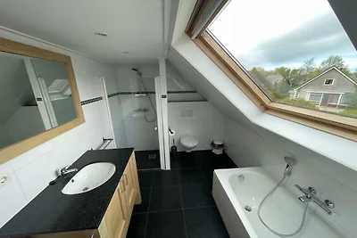 Villa in Medemblik met terras en wifi.