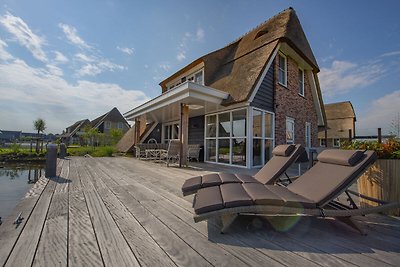 Villa con doccia solare a Tjeukemeer