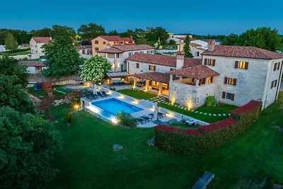 Villa in Tinjan met zwembad