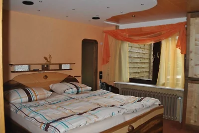 Noce nella casa vacanze vicino all'aereo