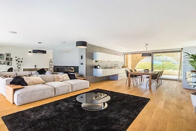 Villa in Nedešćina mit Schwimmbecken