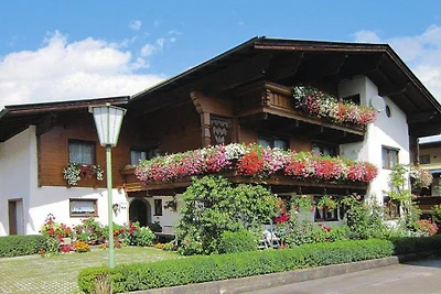 Wohnung in Fügen mit einem Balkon