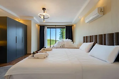 Villa in Kas mit Schwimmbecken