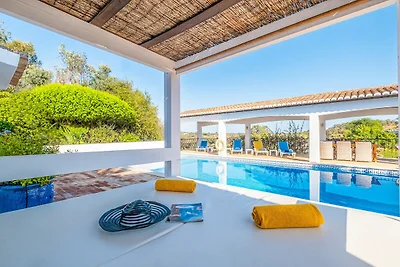 Villa a Portimão con giardino