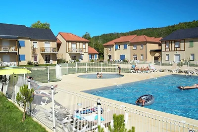 Casa colorata in una zona ricca di castelli