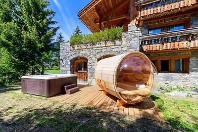 Ampio chalet con sauna a botte e...