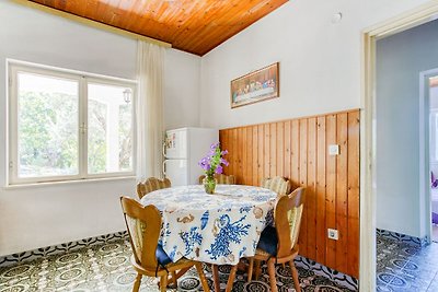 Einfache Wohnung in Šibenik in der Nähe von S...