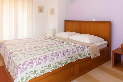 One Bedroom apartment with Balcony and Sea Vi...