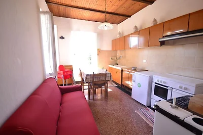 Ferienhaus auf einem Hügel mit Balkon