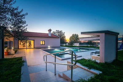 Villa indipendente con piscina privata, terra...