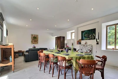 Schönes Ferienhaus in Neulliac