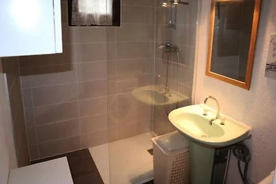 Komplett renovierte Wohnung für 8 Personen