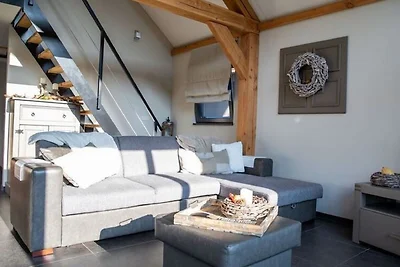 Moderna casa vacanze con giardino ad...
