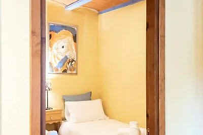 Appartement in La Garrotxa met Zwembad