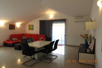 Expansive Ciovo Apartment with Sea-Views, Bal...