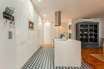 Geräumige Wohnung mit Balkon in Porto