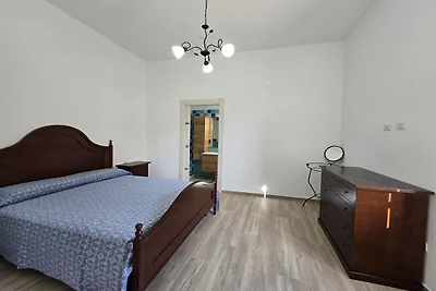 Freistehende Villa mit Garten und Klimaanlage