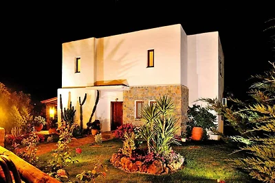 Haus mit Garten und Pool für alle