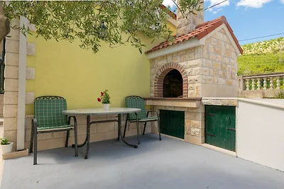 Ruhige Landvilla in Naklice