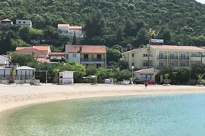 Spazioso appartamento a Klek con terrazza...