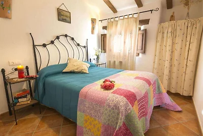 Schönes Ferienhaus in Laroya mit...