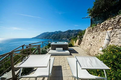 Villa in Maiori mit Pool und Meerblick