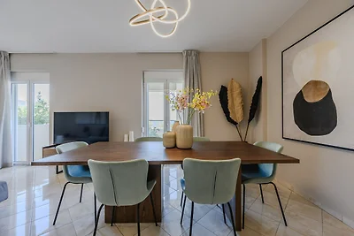 Villa am Hang in der Nähe des Strandes...