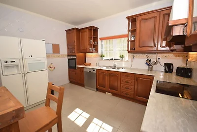 Luxuriöse Villa mit tollem Außenpool