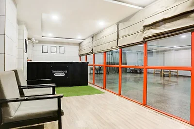 Super Townhouse Rohini Sector 23