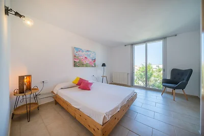 Beautiful villa near Illa Mateua beach