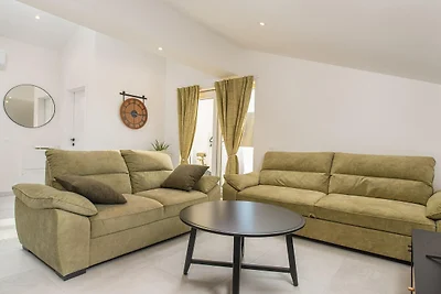 Family Holiday Home in Tugare with Pool