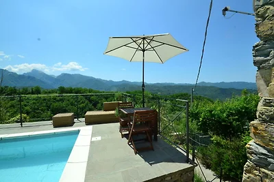 Cottage a Fivizzano con Piscina