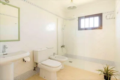 Villa mit Chill-out-Lounge und eigenem Pool i...