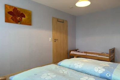 Charmante Ferienwohnung mit Garten in Wiek