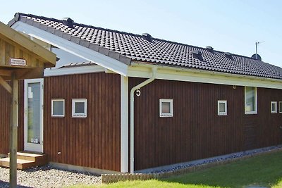 Modernes Ferienhaus mit Whirlpool in Rødby...