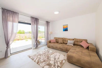 Villa Sunrise with Outdoor Pool - Four Bedroo...