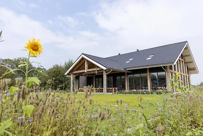 Villa mit beheiztem Pool und Sauna