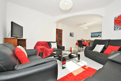 Holiday Home in Gale with Pool near Beaches