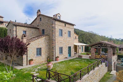 Ferienhaus in Cortona mit Pool und Aussicht