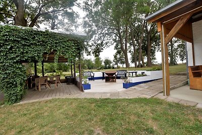 Schöne Ferienwohnung mit Terrasse in Boddin