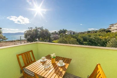 Studio apartment with sea view 2