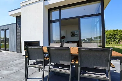 Modern vakantiehuis in Nieuwvliet met tuin