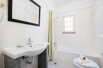 Villa in der Nähe des Strandes von São Rafael...