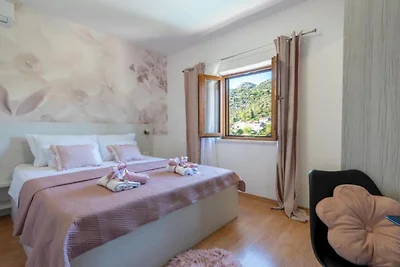 Three Bedroom Villa with Swimming Pool and...