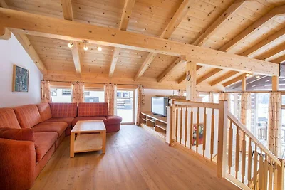 Deluxe chalet with pool in Königsleiten
