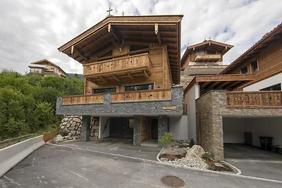 Chalet in Neukirchen bij Skilift