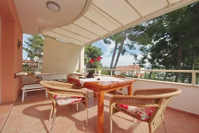 One Bedroom Apartment with Balcony and Sea Vi...