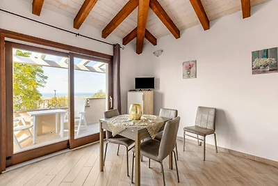 Apartment in Badesi mit Balkon