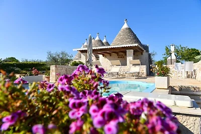 Trulli in Valle d'Itra mit Pool und Aussicht